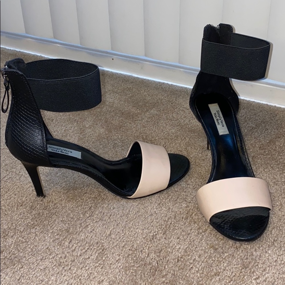 Simply Vera Strappy Heels